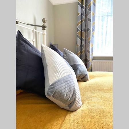 Spacious 2 Bed Apt Sleeps 4 Near Bournemouth Beach Eksteriør billede