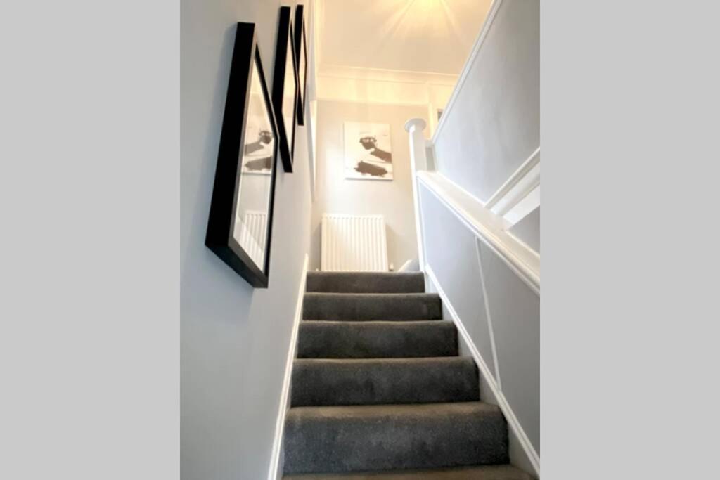 Spacious 2 Bed Apt Sleeps 4 Near Bournemouth Beach Eksteriør billede