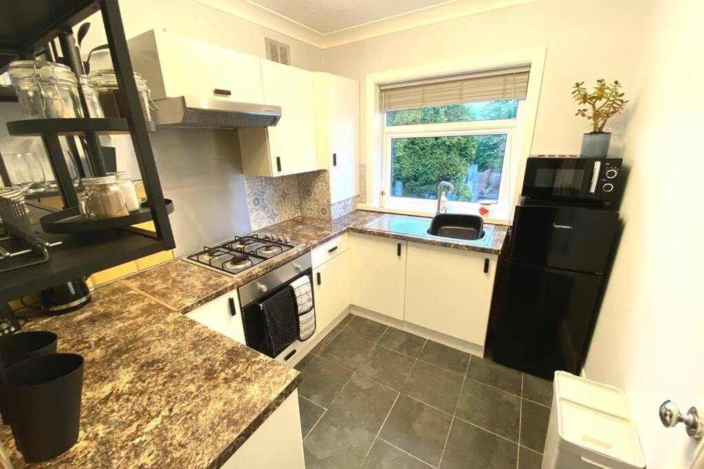 Spacious 2 Bed Apt Sleeps 4 Near Bournemouth Beach Eksteriør billede