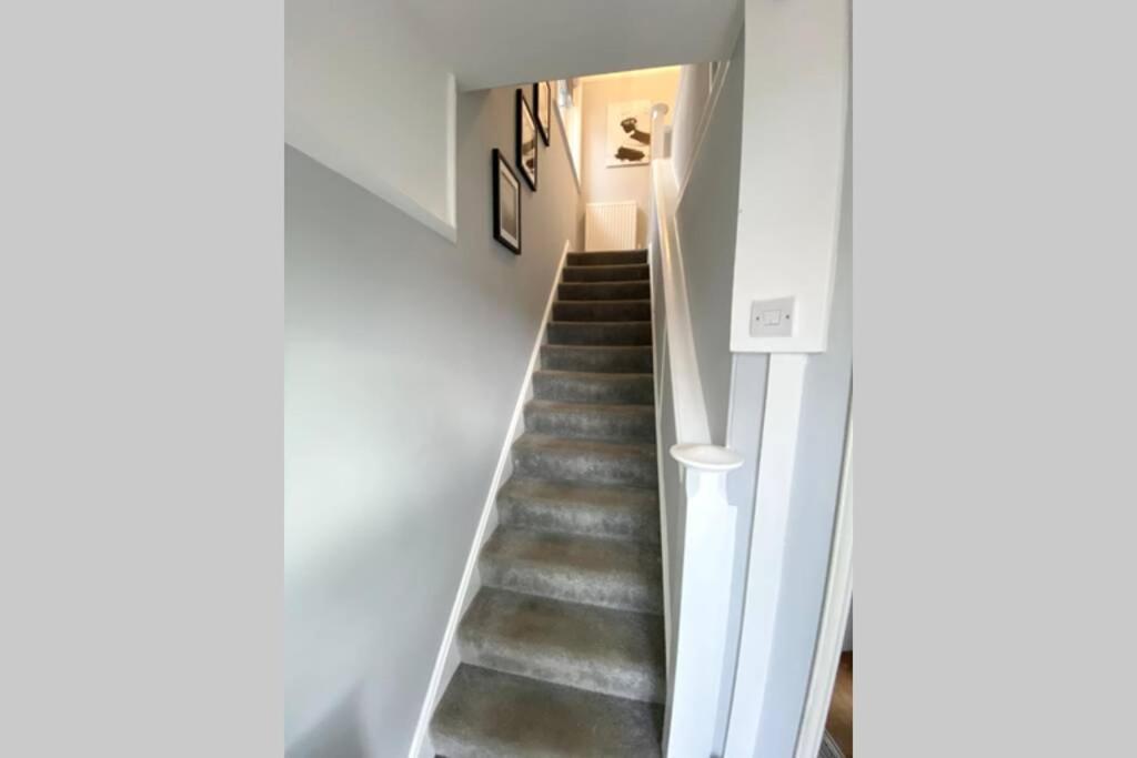 Spacious 2 Bed Apt Sleeps 4 Near Bournemouth Beach Eksteriør billede